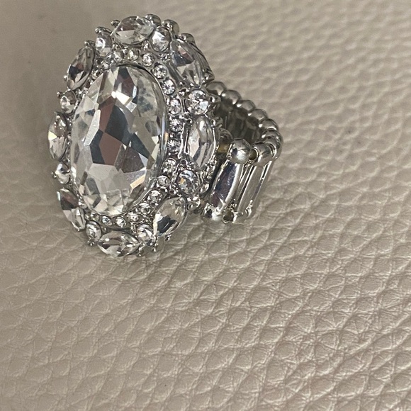 Crystal Halo Oval Cocktail Ring - Clear/Silver - Picture 4 of 5